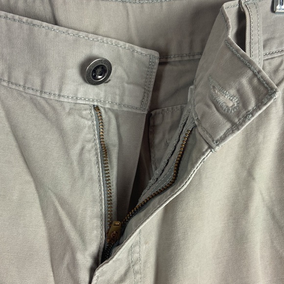 Levi's Men's Tan Cargo Shorts Size: 34W - Picture 2 of 12